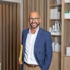 Dr Alex Bonner
