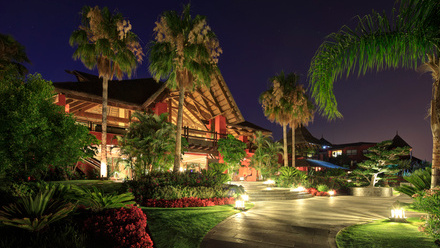 Hall jardines nocturna MR.jpg